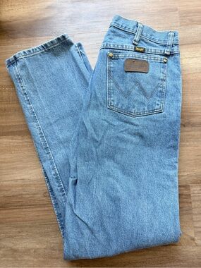 Wrangler Men Straight Jeans in Light Blue Denim